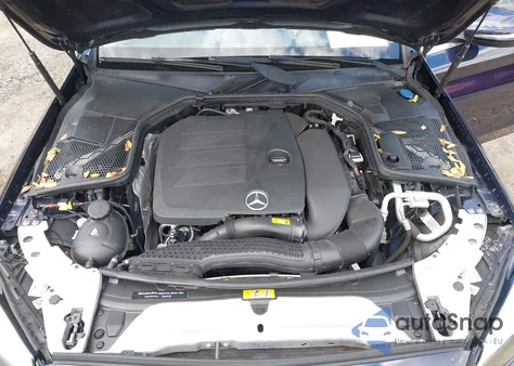 2019 Mercedes-Benz C 300 4Matic z USA, uszkodzony, nr VIN 55SWF8EB2KU304144